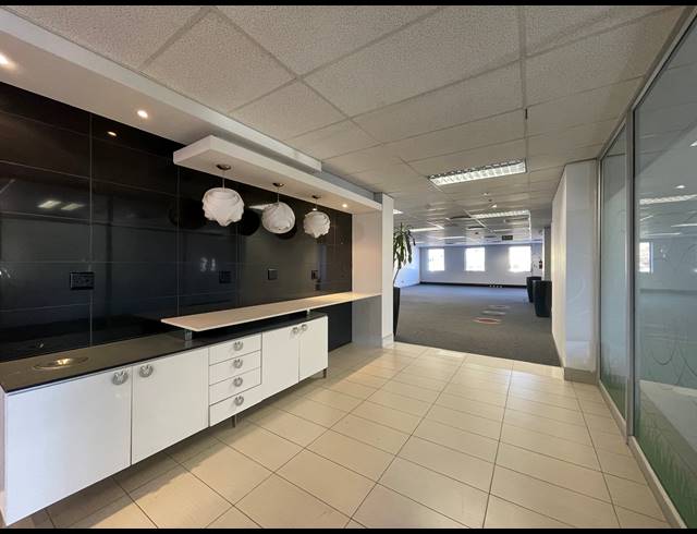 332M² OFFICE TO LET IN SANDTON CENTRAL